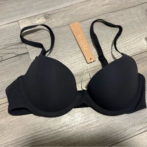 SKIMS Kim Kardashian Fits Everybody push up bra 30A new with tags